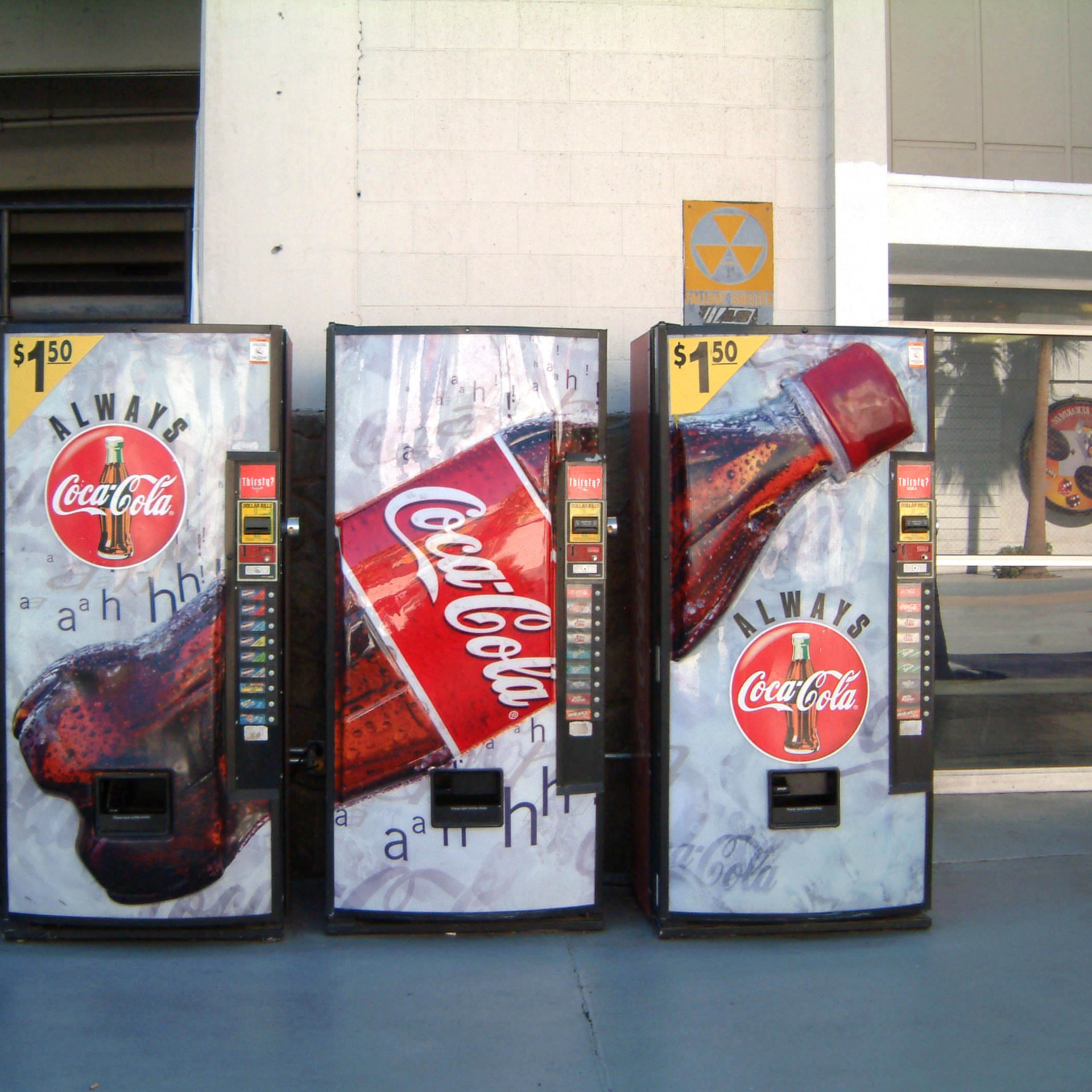 Distributeur de boissons froides coca-cola